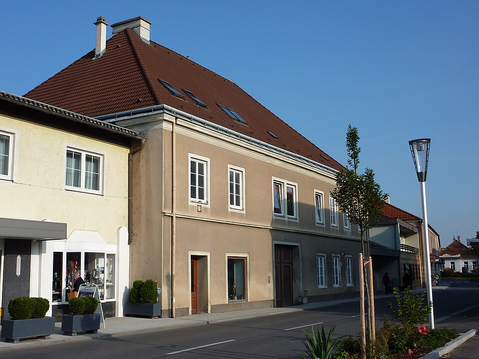 File:Herzogenburg Kremser Straße 23.jpg