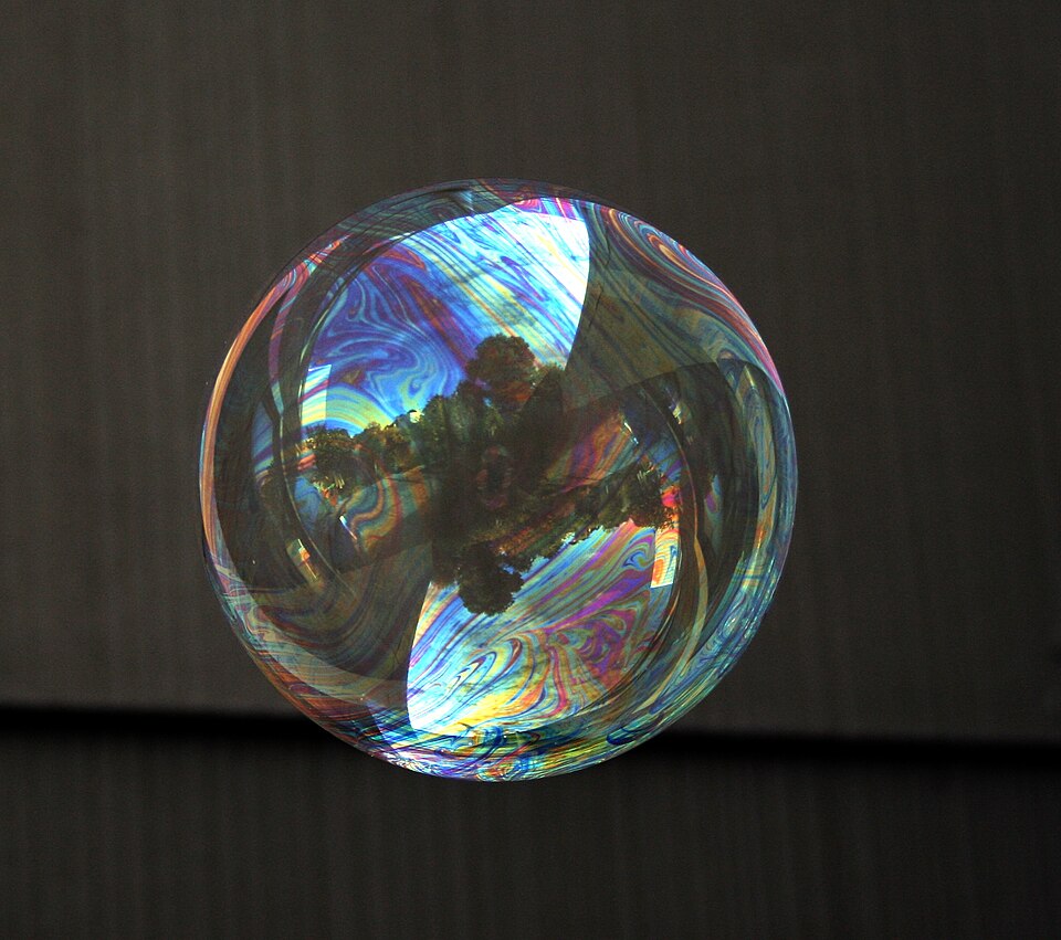 File:Soap bubble 10.JPG