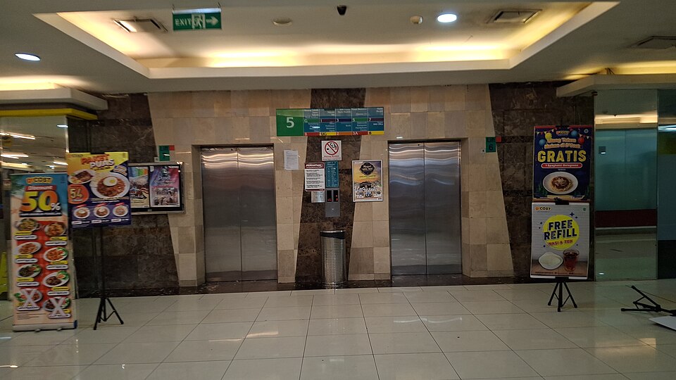 File:Blok M Square Elevators 2025.jpg