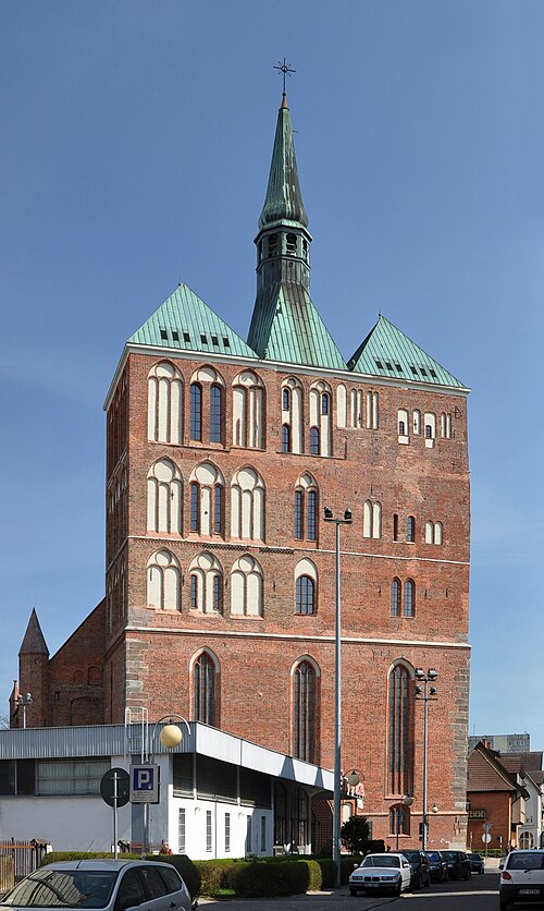 File:Kolobrzeg Cathedral Basilica WNW 2011-04.jpg