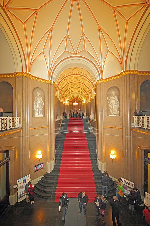 File:LNM 03-13 Rotes Rathaus 08.jpg