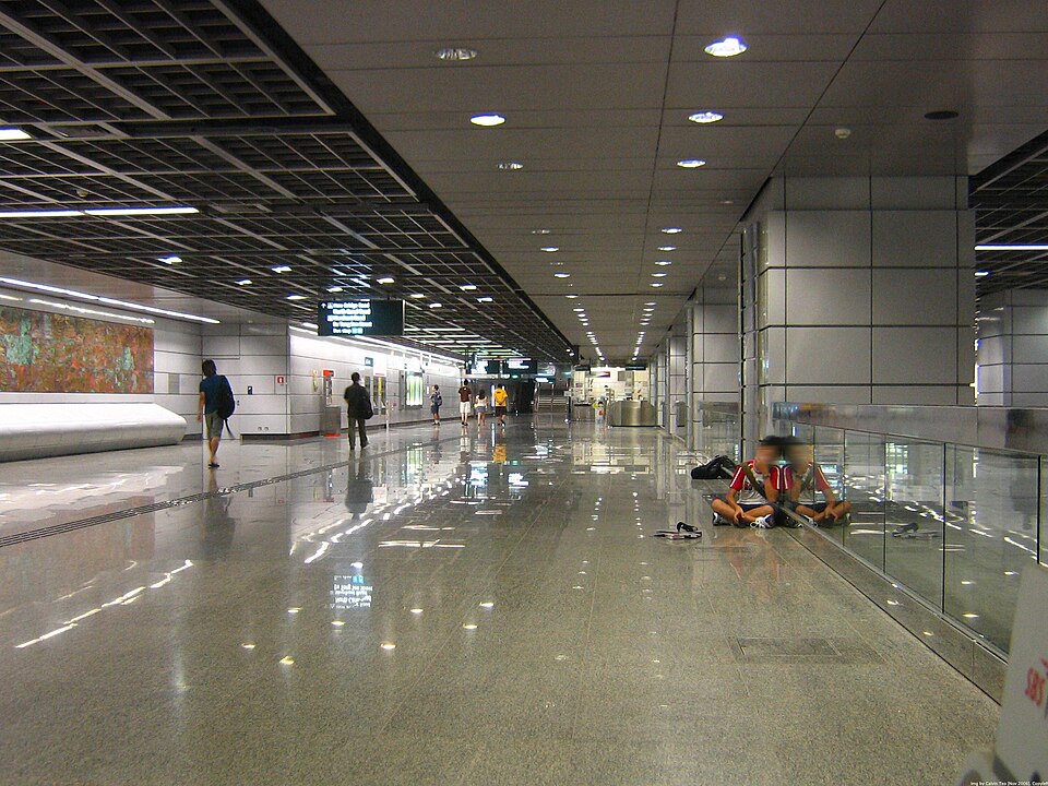 File:Ne5 clarke quay 2.jpg