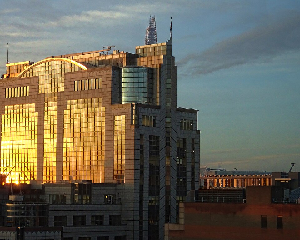 File:One America Square (24899420787).jpg