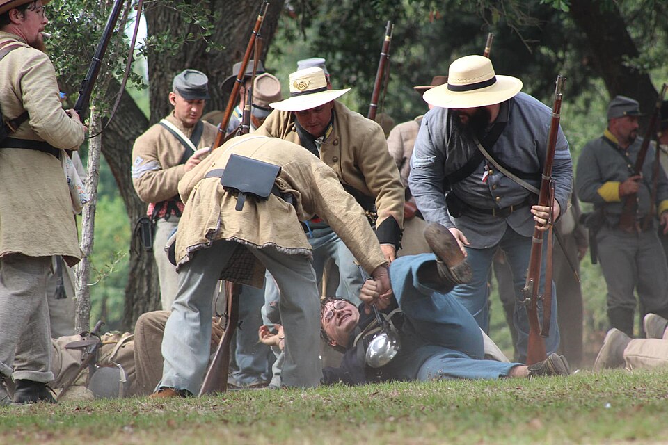 File:Union Soldier Attacked.jpg
