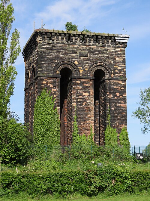 File:Water tower on Tower Hill, Ormskirk.JPG