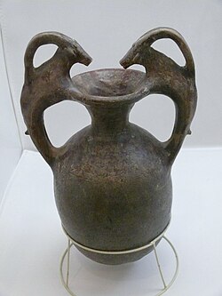 Vaso con manici a forma di stambecco (Museo di Persepoli)