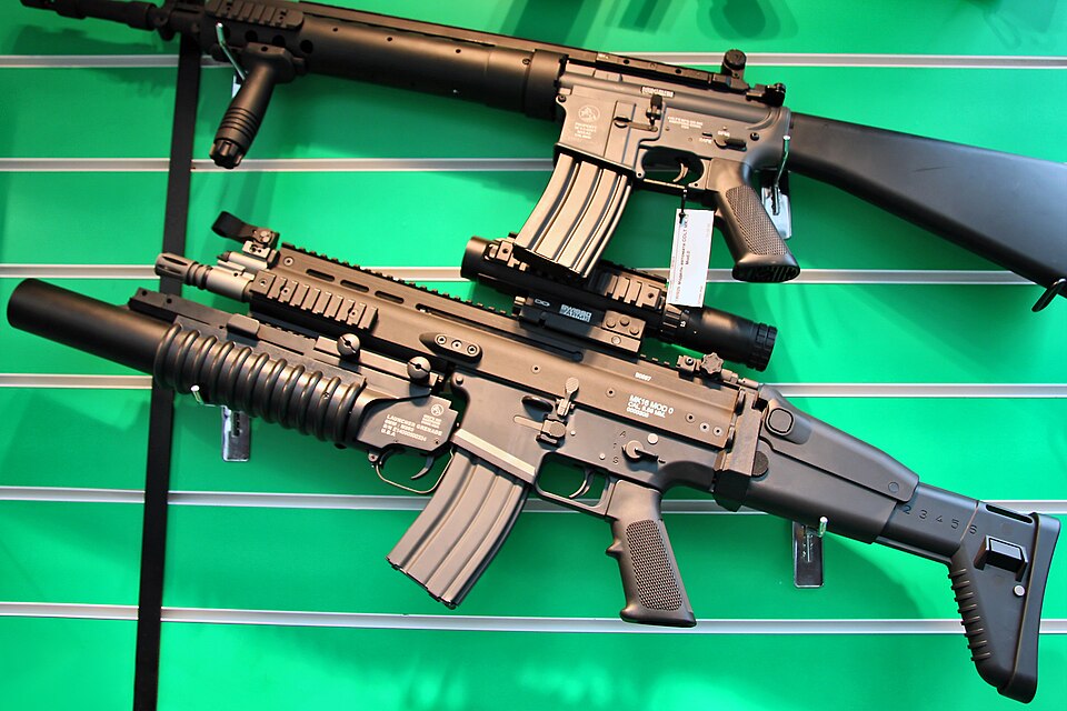 File:ARMS & Hunting 2010 exhibition (331-26).jpg