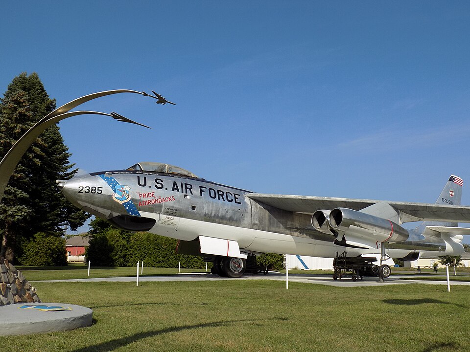 File:B-47E Pride of the Adirondacks.jpg