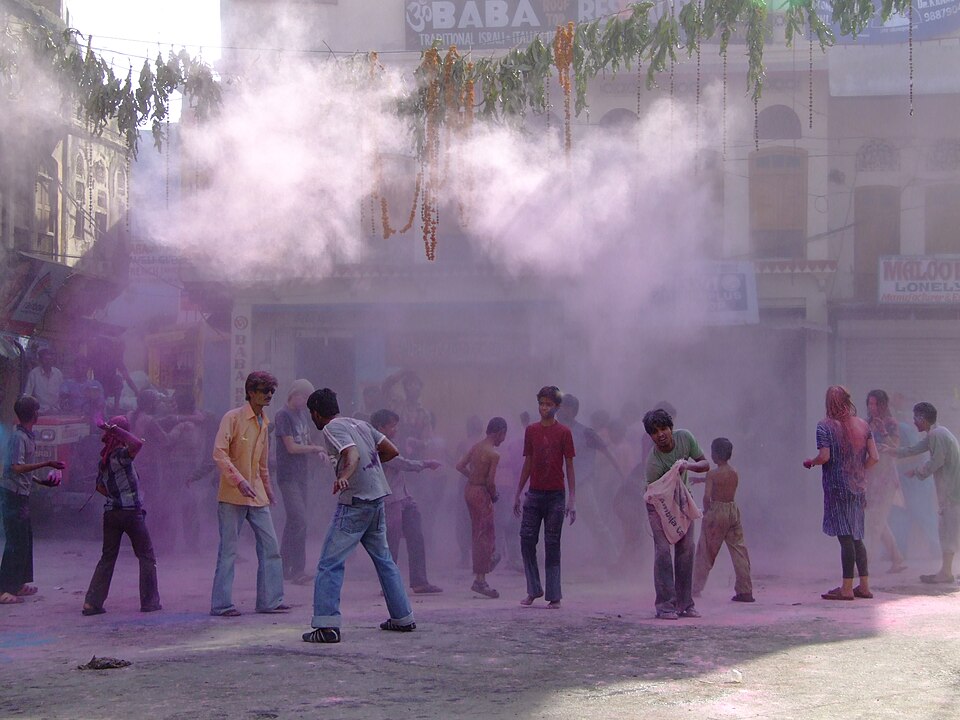 File:Holi celebrations, Pushkar, Rajasthan.jpg