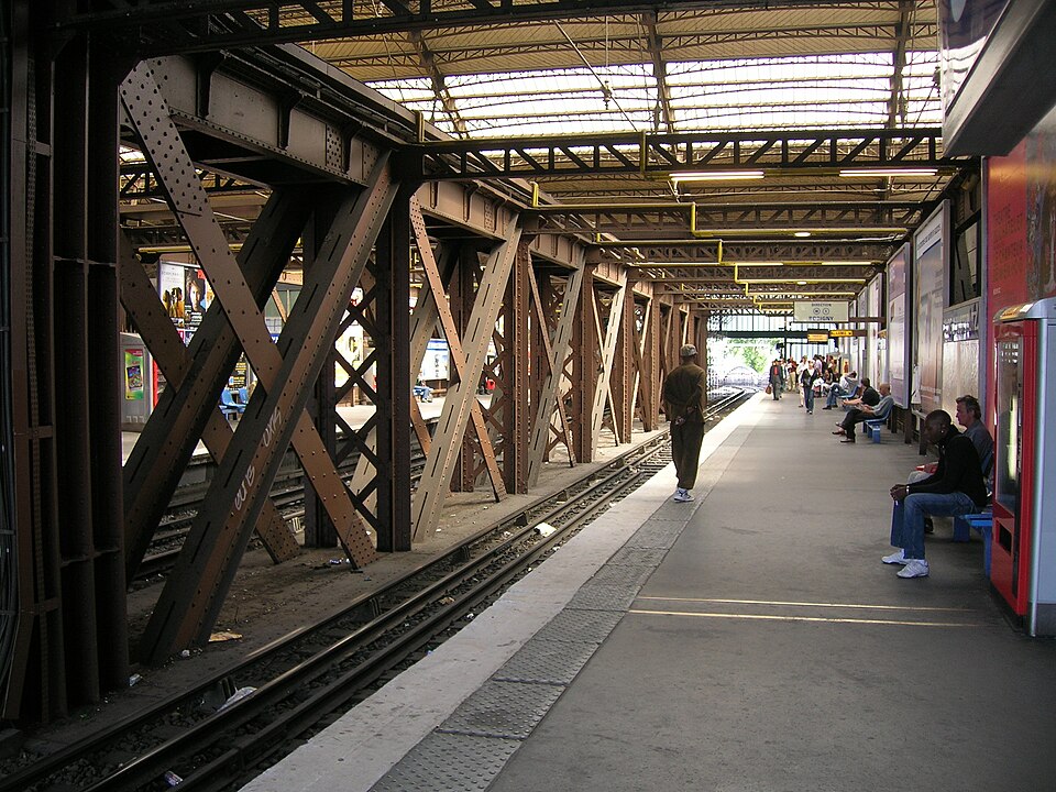 File:Metro Austerlitz.JPG