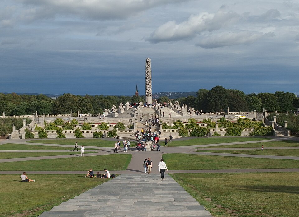 File:Oslo, Vigeland Park (2).jpg