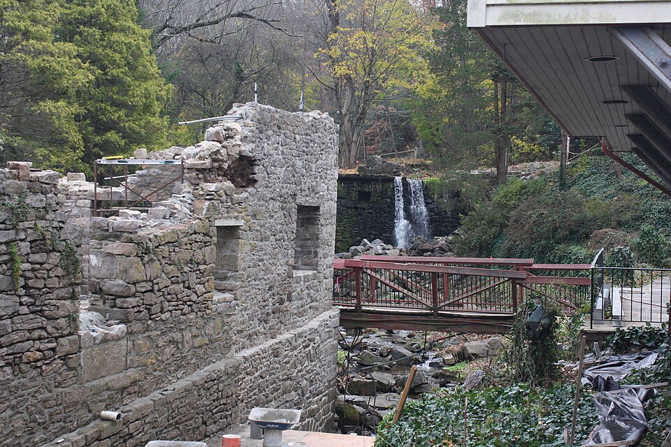 File:Cuttalossa Valley HD Kenderdine Mill 01.JPG