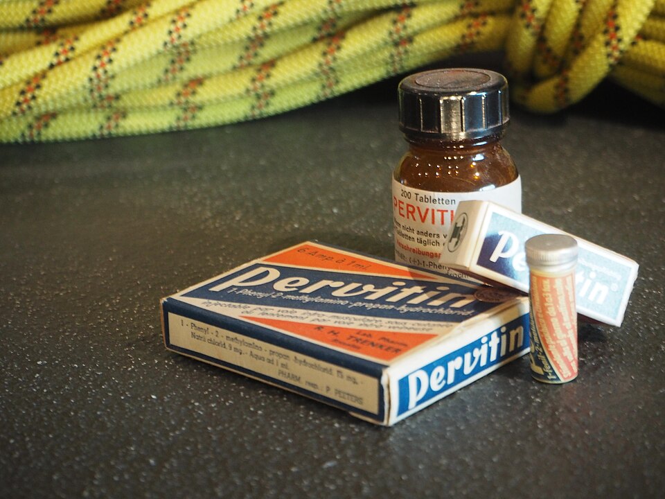 File:Pervitin (MMM Corones).jpg