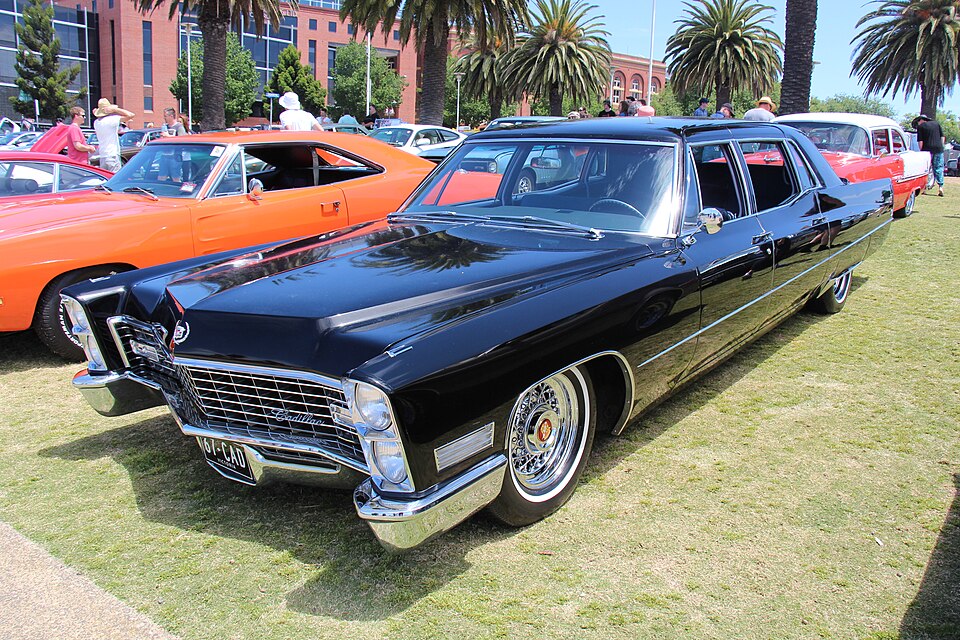 File:1967 Cadillac Series 75 Fleetwood (15918298231).jpg