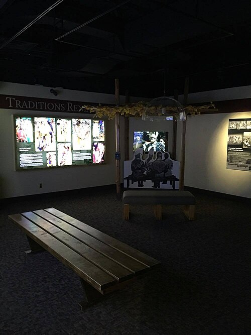 File:Display at Nebraska State Museum.jpg