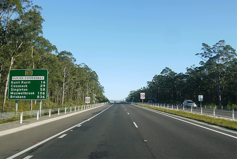 File:Hunter Expressway - Seahampton.JPG