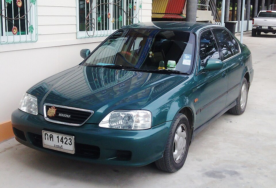File:Isuzu Vertex (EK) 01.jpg