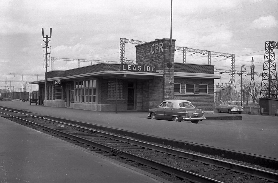 File:Leaside CPR Station r-3374.jpg
