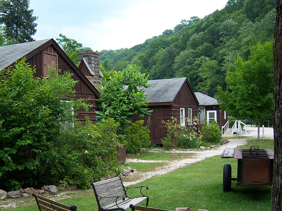 File:Robinson Forest facilities.jpg