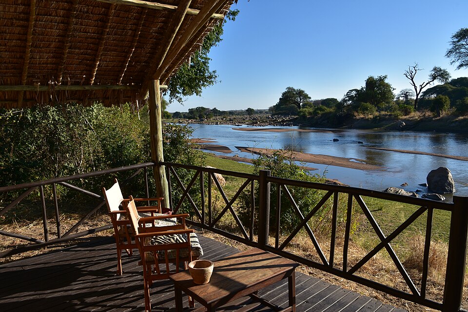 File:Ruaha River Lodge (2) (28954734581).jpg