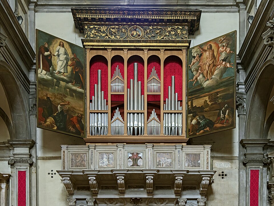 File:San Salvador Interno -Organo.jpg