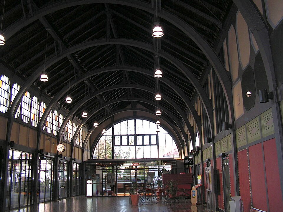 File:TraMü Strandbahnhof 2012.jpg