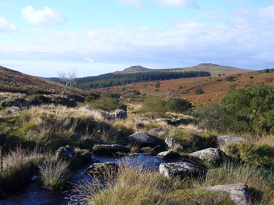 File:View to Sharpitor from Meavy.JPG