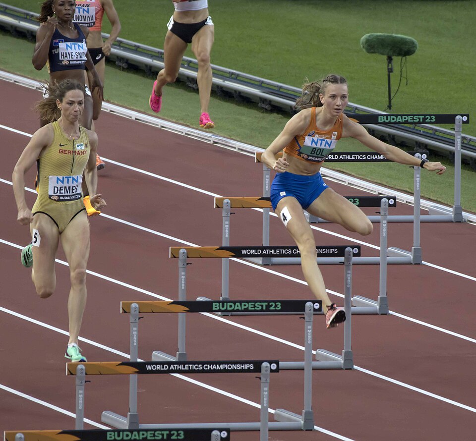 File:WKBO3083 400mH W heats Bol (53173581933).jpg