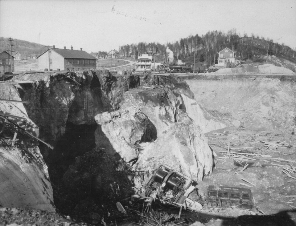 File:Worthington Mine Collapse.jpg