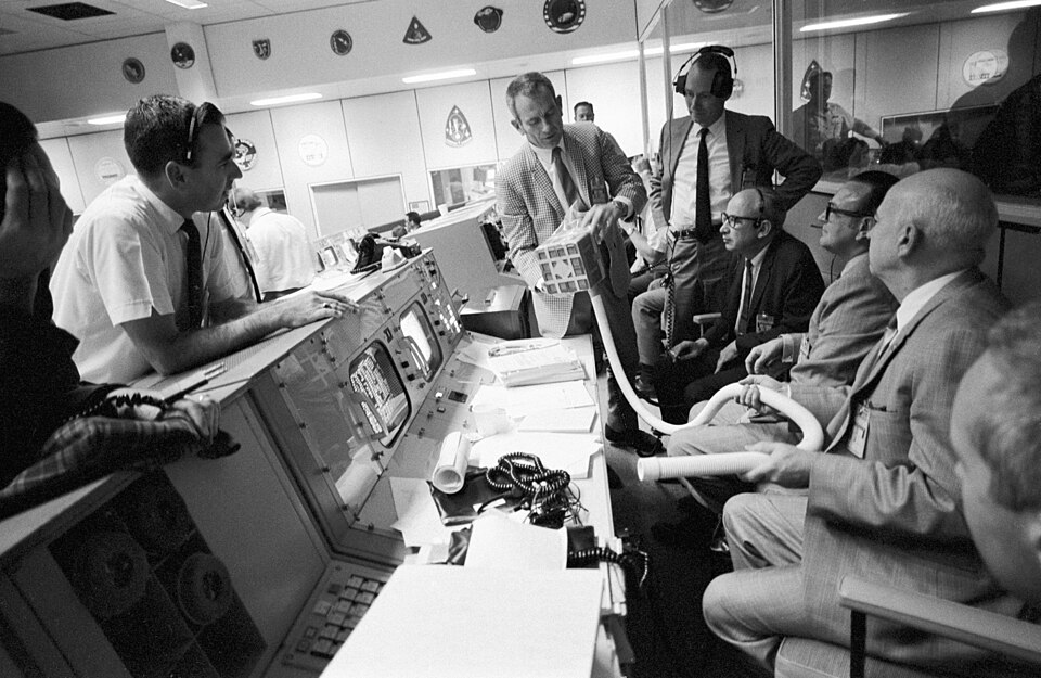 File:Apollo 13 Mailbox at Mission Control.jpg
