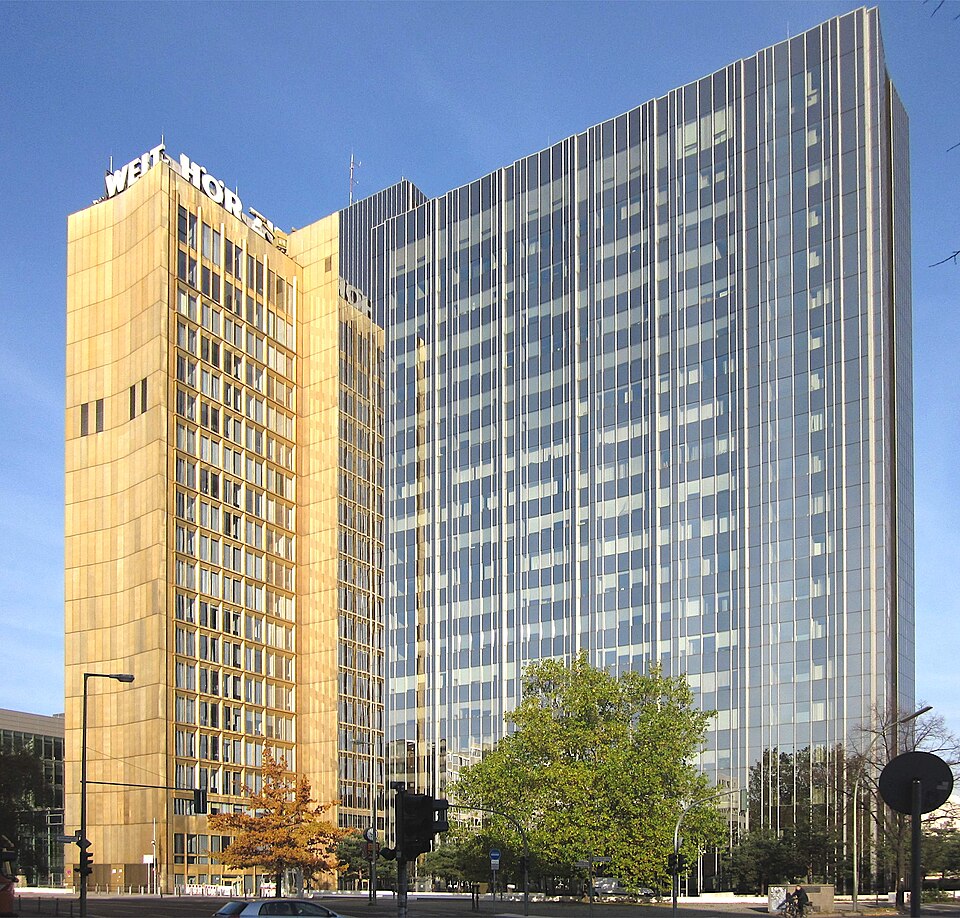 File:Berlin, Kreuzberg, Rudi-Dutschke-Strasse, Axel-Springer-Hochhaus.jpg
