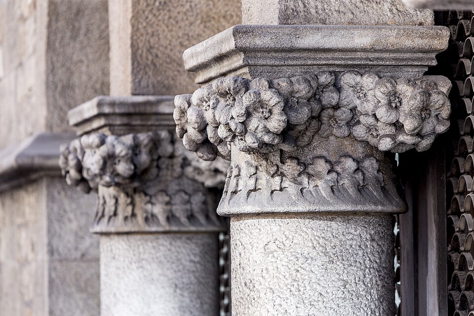 File:Detalle ornamento floral.jpg