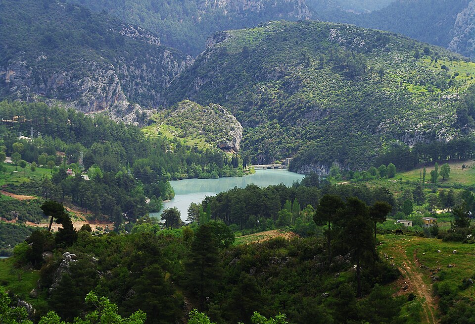 File:Kadıncık 1 HES, Çamlıyayla.jpg