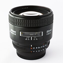 AF Nikkor 85 mm f/1.8(AF type, mid-1980s to mid-1990s)