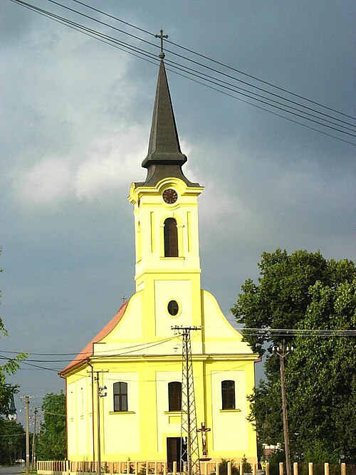 File:Selenča, Catholic Church.jpg