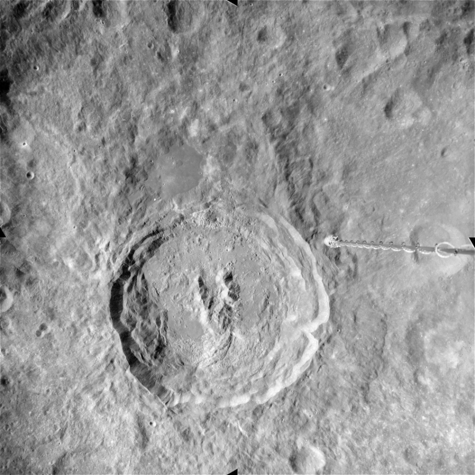 File:AS16-M-1580.gif