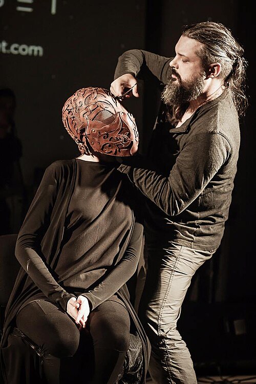 File:Bob Basset's mask - Gogolfest 4.jpg