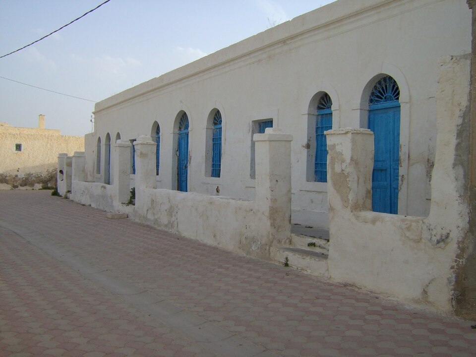 File:Hara Seghira Synagogue.JPG