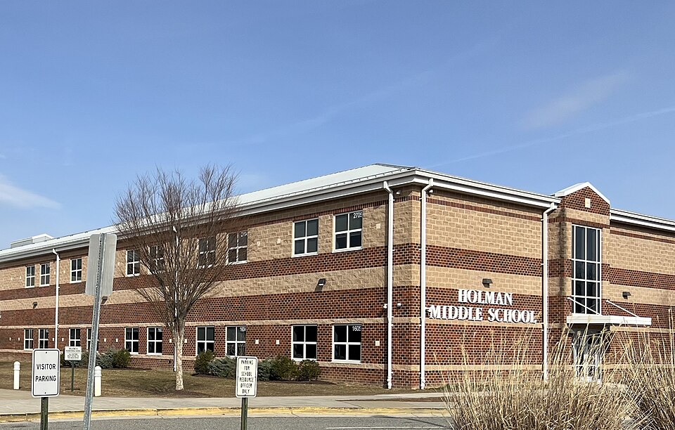 File:Holman Middle School.jpg