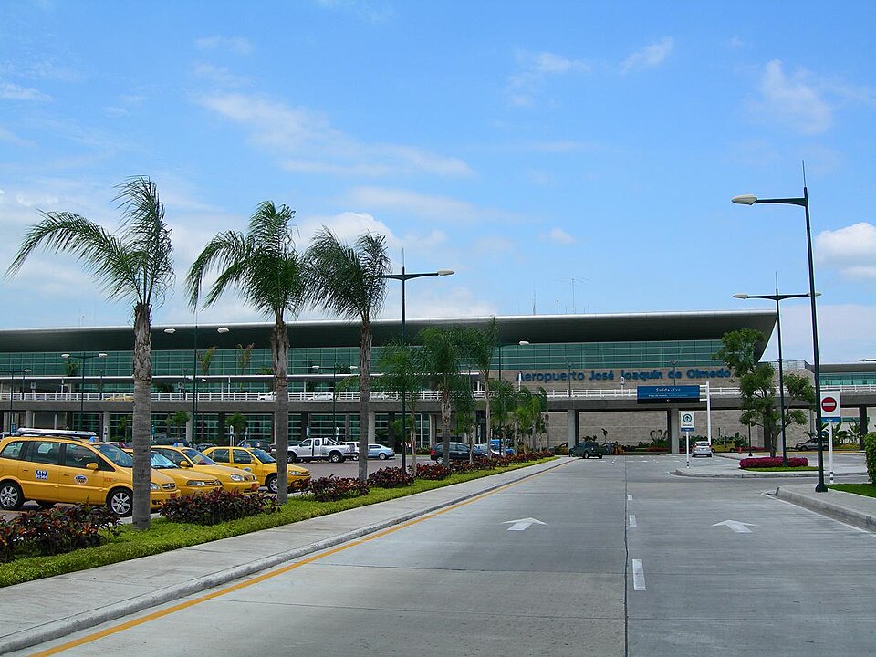 File:29. Aeropuerto de Guayaquil (8).JPG