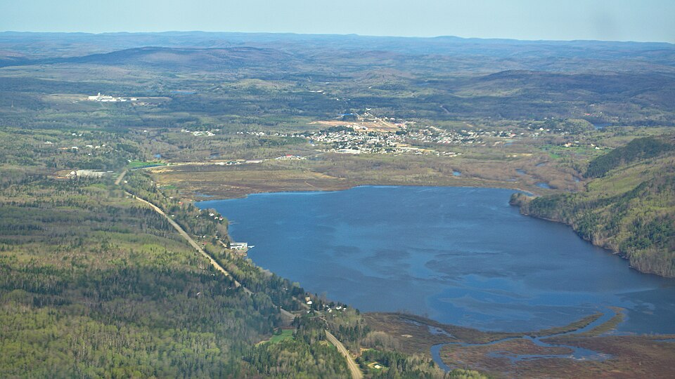 File:Aerial view on St-Michel-des-Saints.jpg