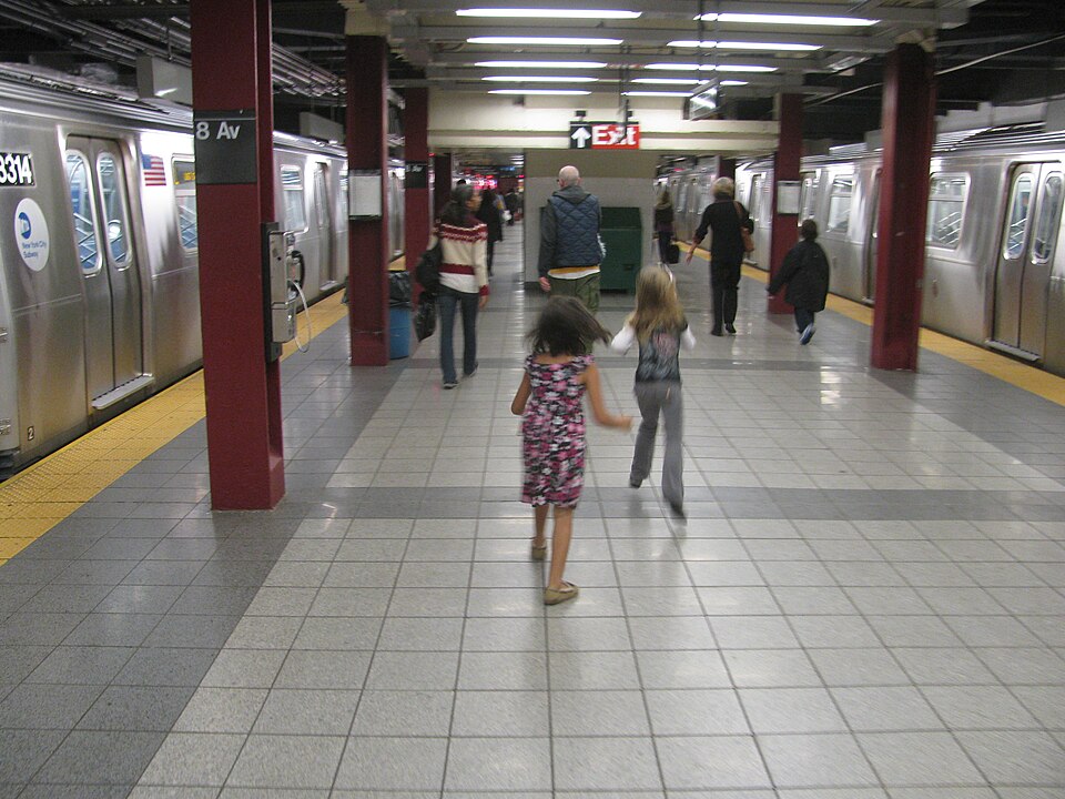 File:Eighth Avenue Canarsie vc.jpg