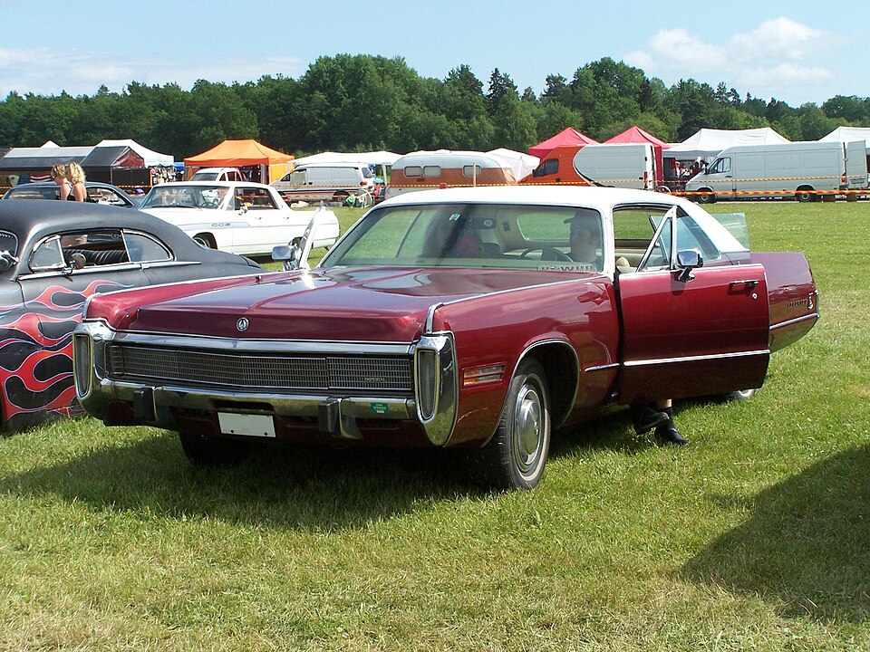 File:Imperial Le Baron 1973.JPG