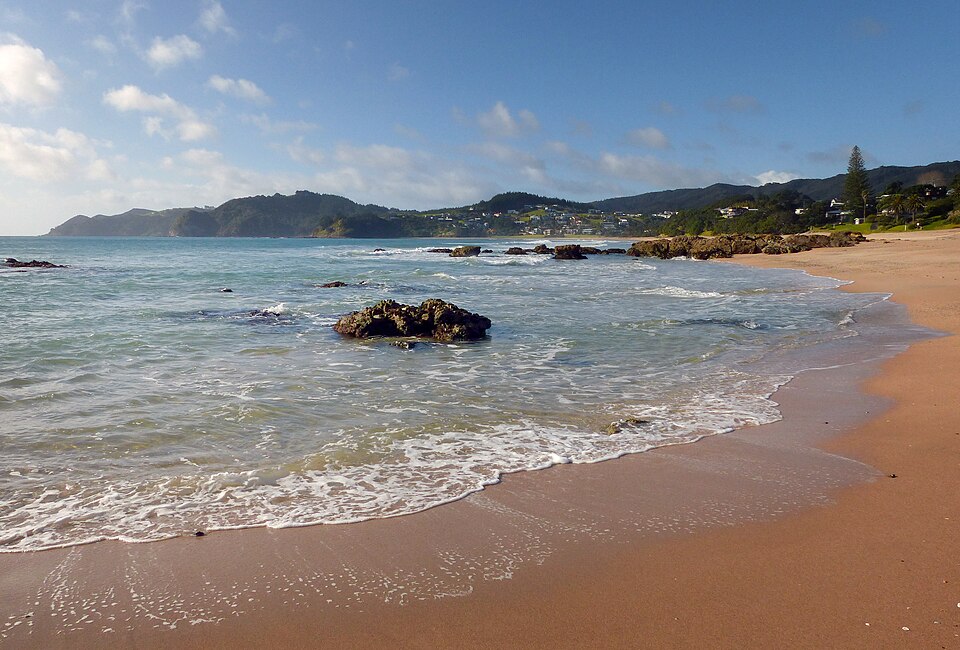 File:Langs Beach. Northland NZ (20107502666).jpg