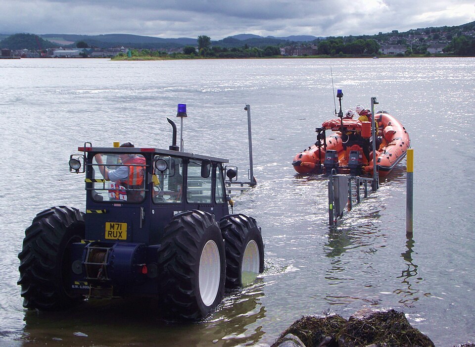 File:Talus MB-764 (TW34) Kessock.jpg