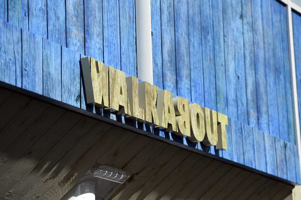 File:Walkabout Chelmsford.jpg