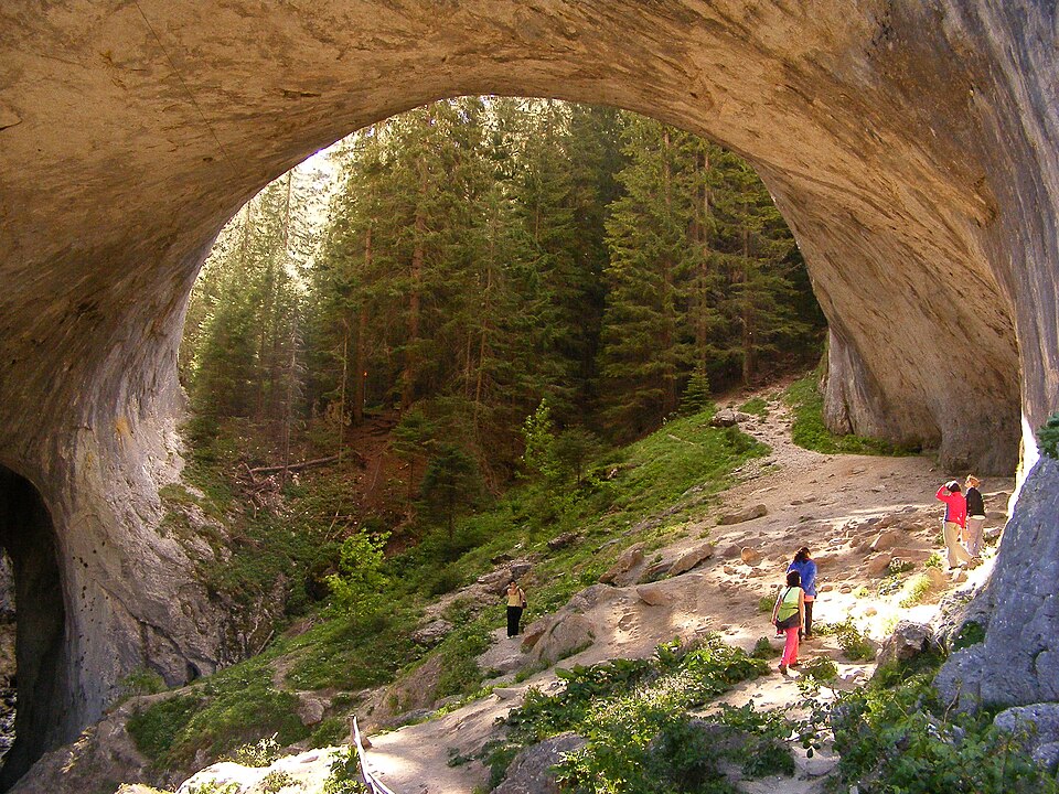 File:Слънчеви лъчи.JPG