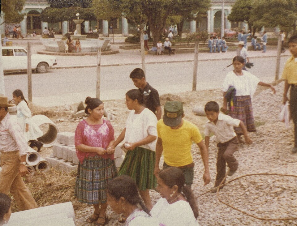 File:CobanAVPJovenes.jpg