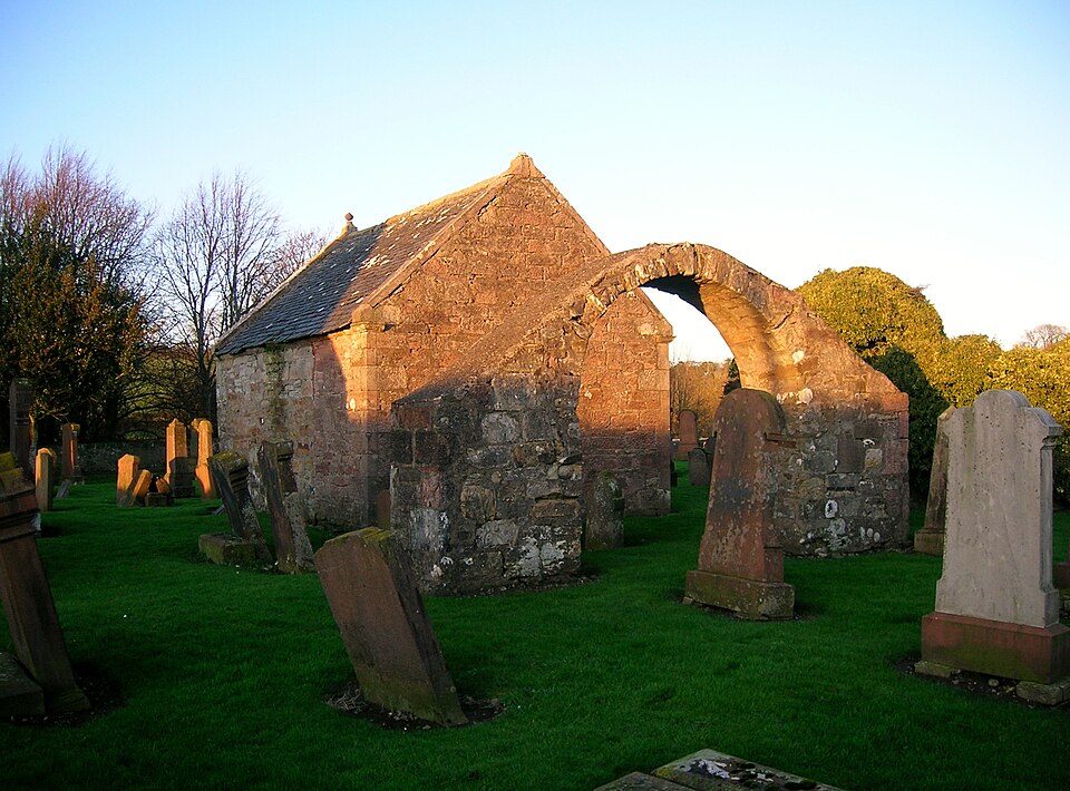 File:Coylton, old parish church, Hamilton Aisle.jpg