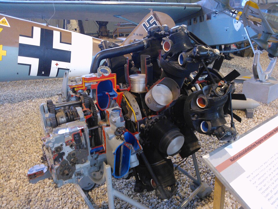 File:Flugmotor BMW 801 D.jpg